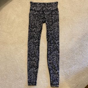 nwot Lululemon leggings size 4 (ankle length)